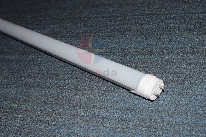 LED T8铝塑灯管(0.6米9W)